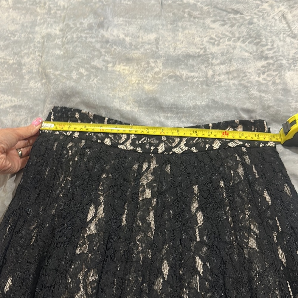 diane Von furstenberg lace black skirt new without tags - Picture 6 of 8